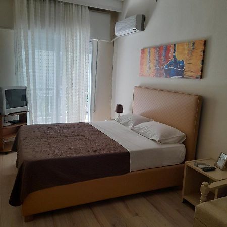 Zefi'S Apartment Néa Péramos المظهر الخارجي الصورة
