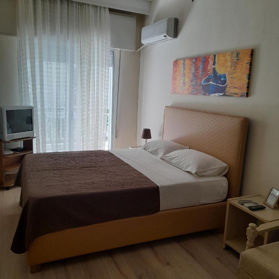 Zefi'S Apartment Néa Péramos المظهر الخارجي الصورة