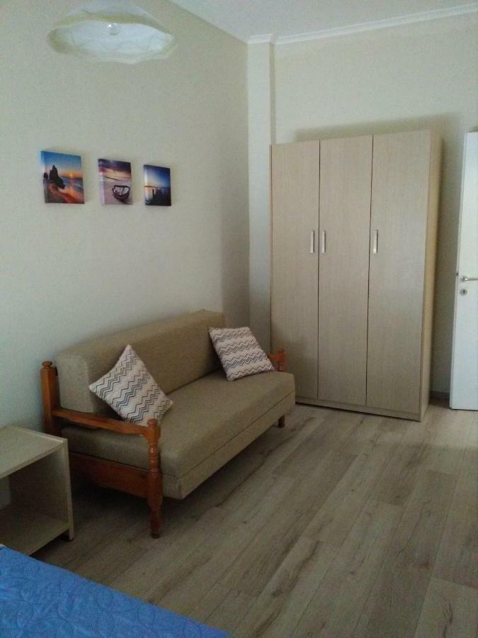 Zefi'S Apartment Néa Péramos المظهر الخارجي الصورة